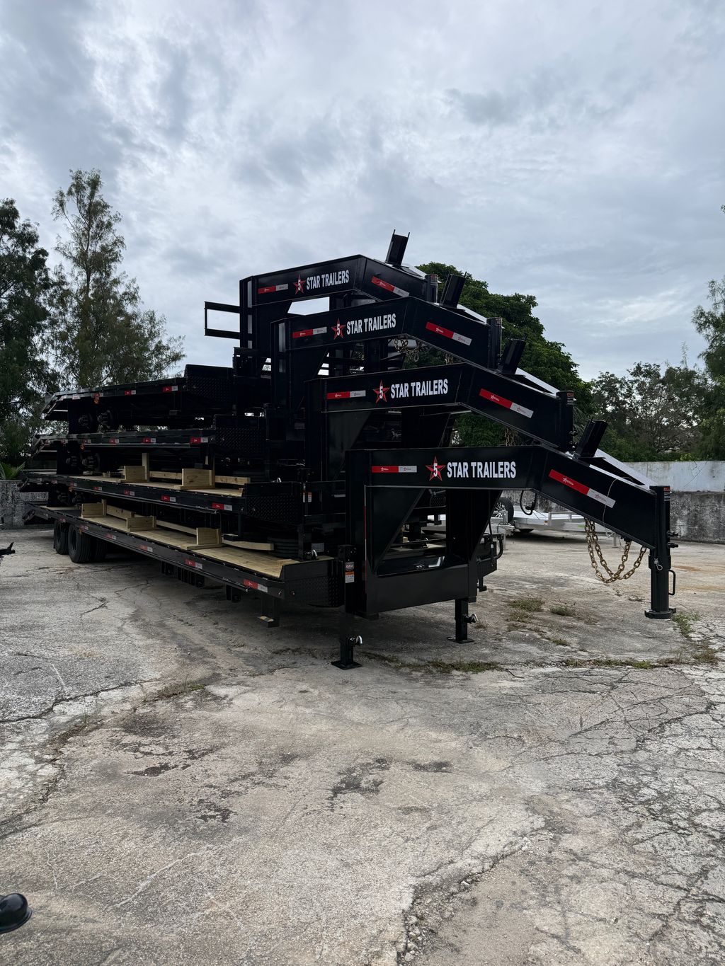New 2027 5 Star 8.5 x 25 Gooseneck Flatbed Trailer 22,000 lb GVWR at Trailer Tails LLC